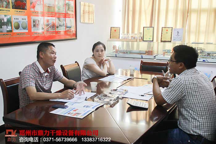 歸國客商考察鼎力公司煤泥烘干機現場